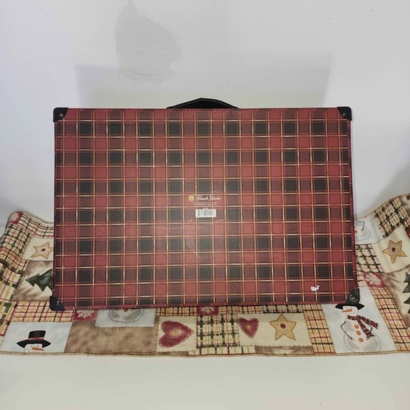 🎄140 Christmas Suitcase with Santa Design - Picture 4 of 9